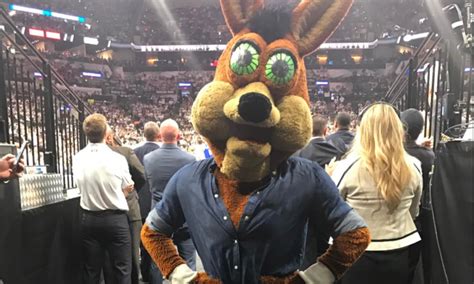 Spurs mascot rips off sweatsuit to reveal romper, then dances to show ...