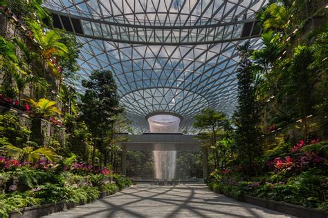 Safdie Architects completes world's largest indoor waterfall