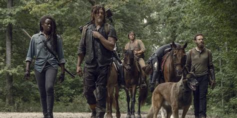 The Walking Dead Will Reveal the Origin Story of Daryl's Dog