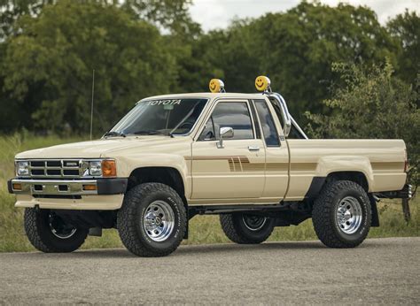 The Fourth-Generation Toyota 4×4 Pickup - The Indestructible Hilux