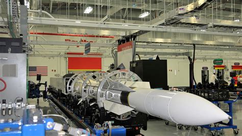 Why Raytheon dumped a decades-old way to make missiles - CNET