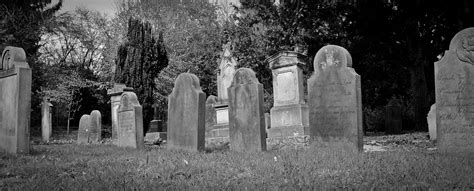 Tombstone,old grave stones,cemetery,old,dead - free image from needpix.com