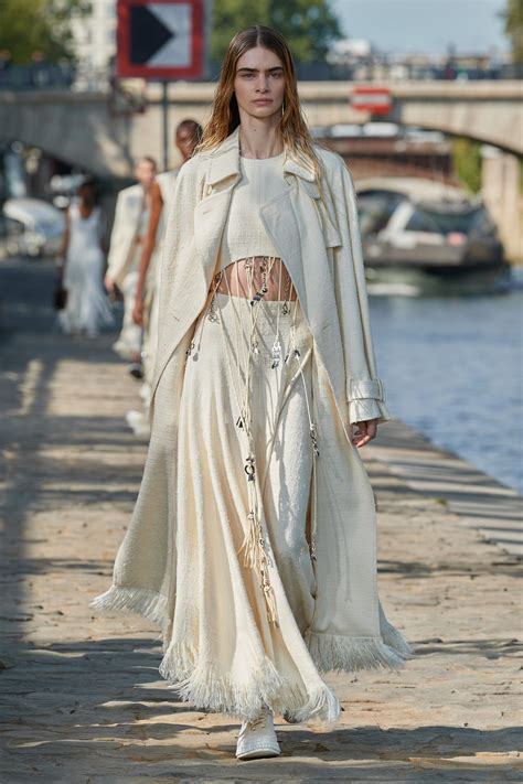 Chloé Spring 2022 Ready-to-Wear Fashion Show | Vogue