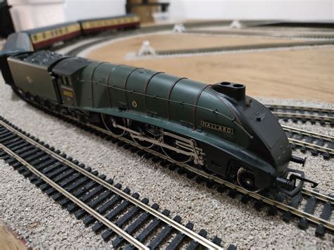 Hornby Mallard Train Set OO Gauge Excellent Condition | eBay