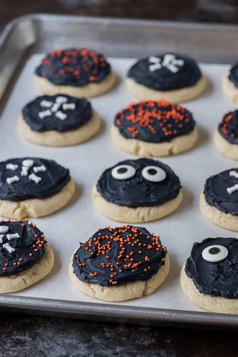 Frosted Halloween Sugar Cookies - lofthouse halloween cookies!