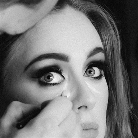 Adele in make-up | Best beauty Instagrams of 2015 - Beauty | Adele eyeliner, Eyeliner looks ...