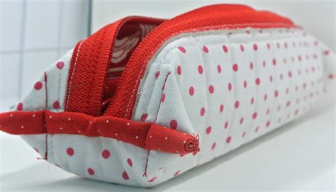 a notion to sew: Free Pencil Case Pattern