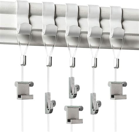 5 Best Hanging Hardware To Create an Art Gallery-Inspired Wall ...