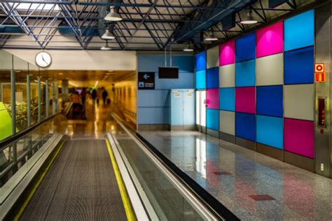 Best Pedestrian Walkway Airport Moving Walkway Conveyor Belt Stock Photos, Pictures & Royalty ...