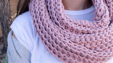 Easy Infinity Scarf Crochet Pattern How To Crochet An Infinity Scarf ...