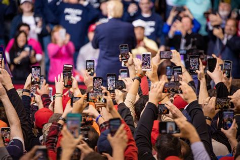 Opinion | What a Trump Rally Looks Like From the Inside - The New York Times