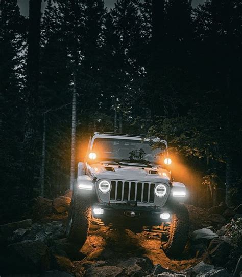 Jeep Rubicon: Explore the Adventure of Off-Roading