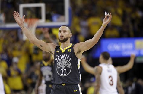 Curry sets finals record as Warriors roll in Game 2 - The Blade