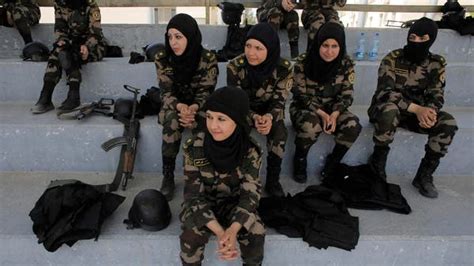 First women joining Palestinian commando unit