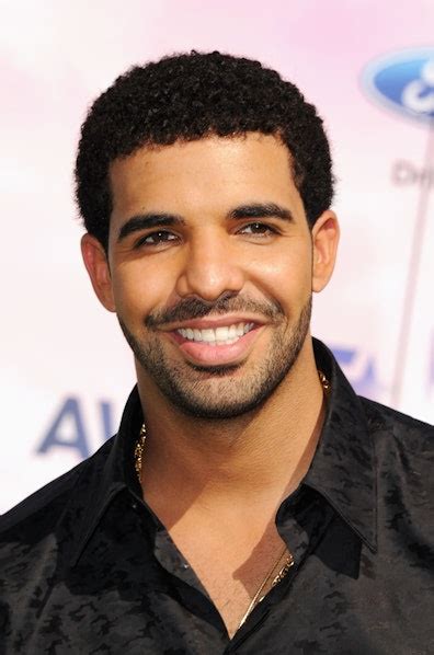 These 17 Photos of Drake Smiling Will Make Your Day | Bustle