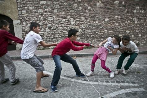 A little nostalgia for traditional street games forgotten by kids ...