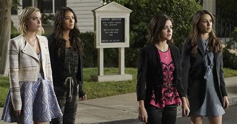 Pretty Little Liars Style | POPSUGAR Fashion