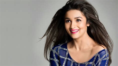 15 Photographs That Prove Alia Bhatt Is One Of The Cutest And Classiest ...