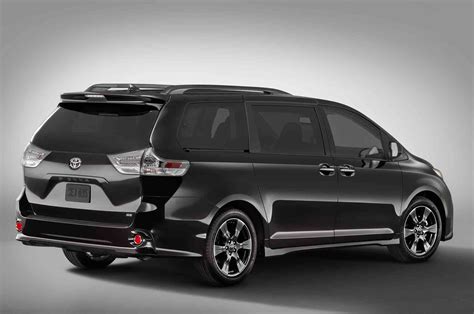 2018 Toyota Sienna Receives a Fresh Look | Automobile Magazine