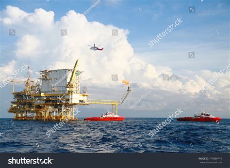 Offshore Construction Platform Production Oil Gas Stock Photo 719686744 ...