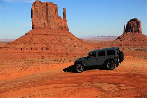 Monument Valley Tours: Best Guided Excursions, Safaris and Horseback Tours