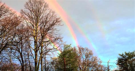 Extremely Rare Quadruple Rainbow Captured Over New York | Bored Panda