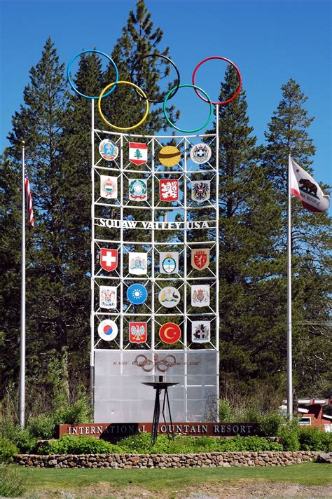 File:Squaw Valley entrance sign right.jpg - Wikimedia Commons