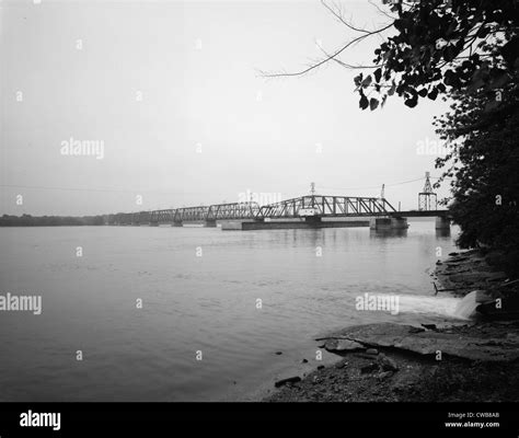 Mississippi river bridge view Black and White Stock Photos & Images - Alamy