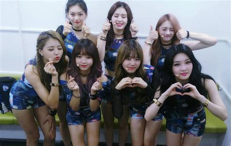 I.O.I group photo from "Whatta Man" promotions / I.O.I's Official Facebook Page Extended Play ...