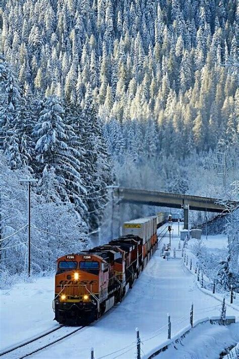 Pin by Marcela Bartoníčková on vlaky...auta | Train, Train pictures, Railroad photography