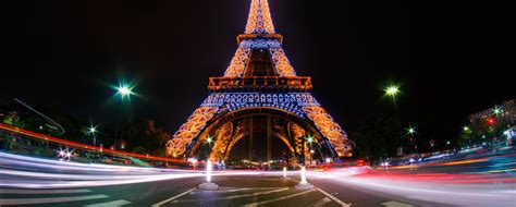 Eiffel Tower Light Show - Travel Caffeine