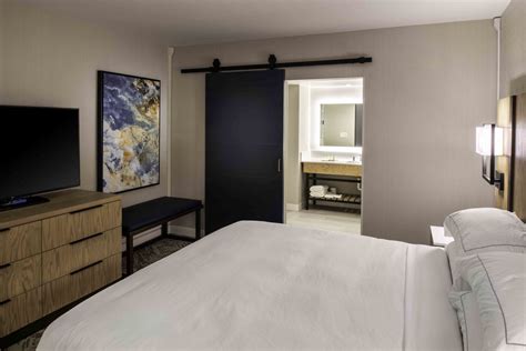 DoubleTree Canton Hospitality Suite Bed | Arkinetics