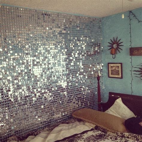 Sequin Wall! I love this idea! But what color to choose? Maybe red? Or ...