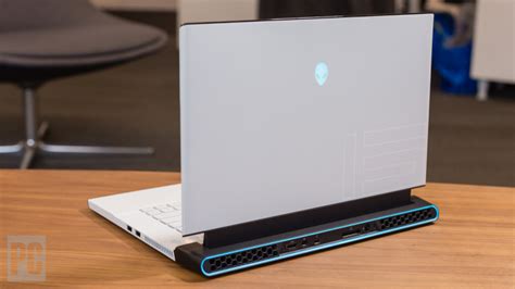 Alienware m15 R2 (2019, OLED) Review | PCMag