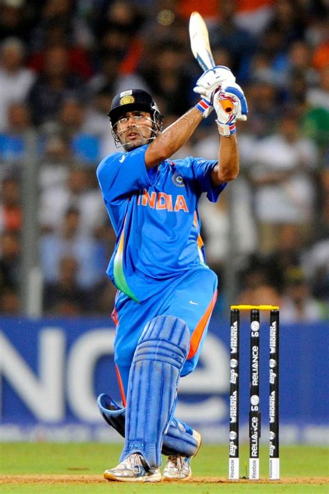 MS Dhoni six in 2011 World Cup Final | Dhoni quotes, Ms dhoni photos ...