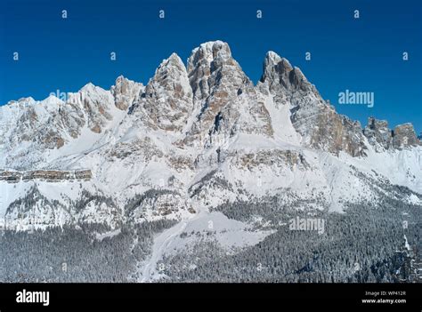 Ski mountain top snow hi-res stock photography and images - Alamy