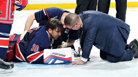 NHL -- Injury to New York Rangers goalie Henrik Lundqvist rarely seen in athletes