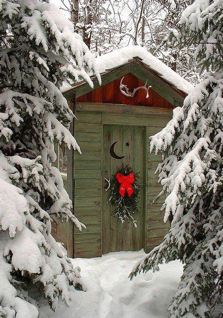 The outhouse decorated | Christmas, Country christmas, Rustic christmas