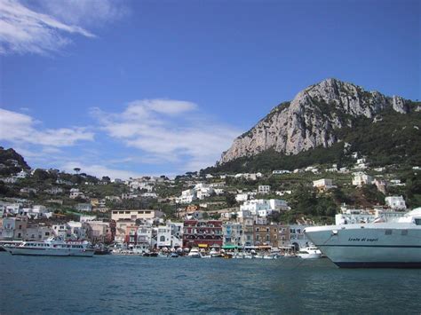 File:Isola di capri.jpg - Wikimedia Commons