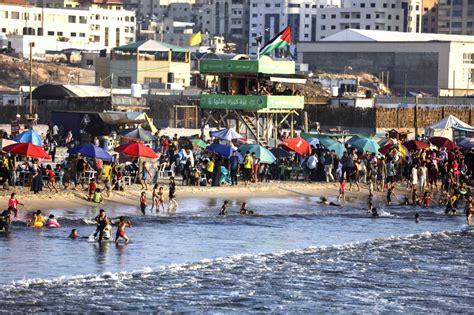 MIDEAST-GAZA-DAILY LIFE-BEACH