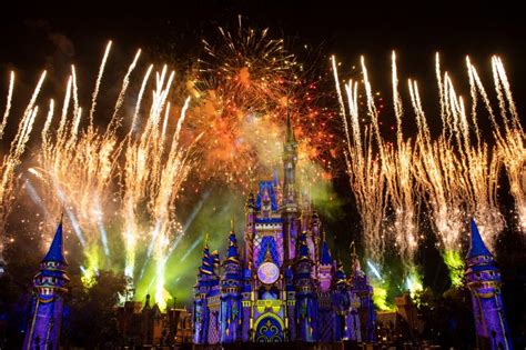 5 Tips for Watching Magic Kingdom Fireworks Together - Orlando Date Night Guide