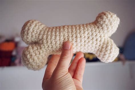 Dog bone amigurumi free crochet pattern - 2 versions - Yarnandy