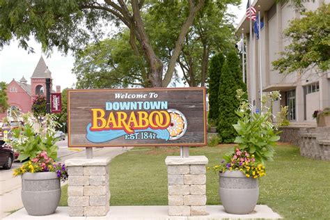 Small Towns in Wisconsin: #1 BEST Baraboo Getaway