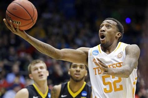 Iowa vs. Tennessee: Score, Twitter Reaction and More from March Madness ...