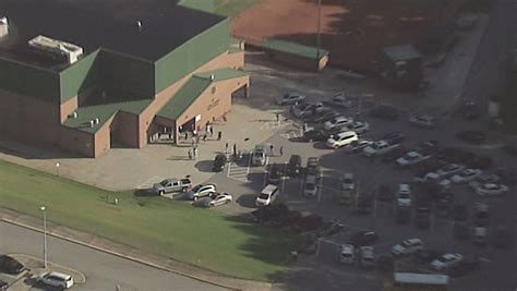 Teacher shoots self at Lithia Springs High School | 13wmaz.com