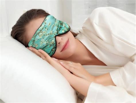 Amazon shoppers are saying this eye mask is giving them deeper, better ...