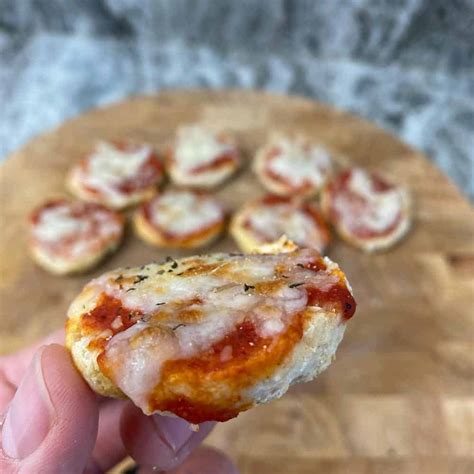 Mini Pizza Bagels Ready In Under 30 Minutes (From Scratch!)