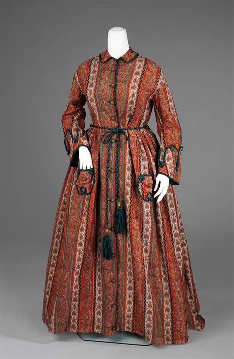 10 Exquisite Victorian Dressing Gowns — Slipping Into Something More Comfortable – 5-Minute History