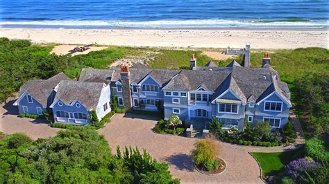 10,000-Square-Foot Oceanfront House in the Hamptons Asks $17.45M ...