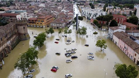 Catastrophic floods in Italy force thousands of people to evacuate